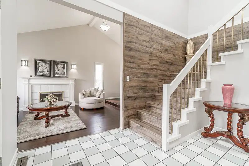 12439 70A AVENUE - photo 4 of 29