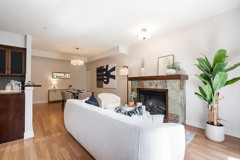 167 7388 MACPHERSON AVENUE - photo 3 of 35