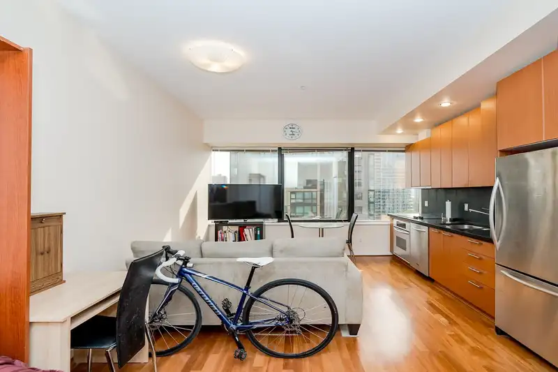1312 1333 W GEORGIA STREET - photo 1 of 33