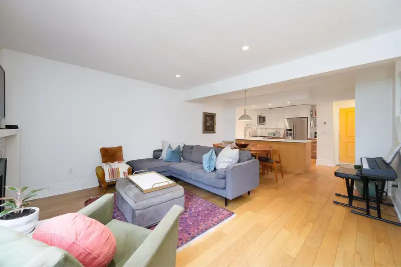 36 1910 CEDAR VILLAGE CRESCENT - photo 3 of 34