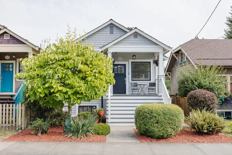 820 EDINBURGH STREET - photo 1 of 40