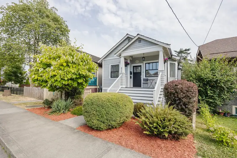 820 EDINBURGH STREET - photo 2 of 40