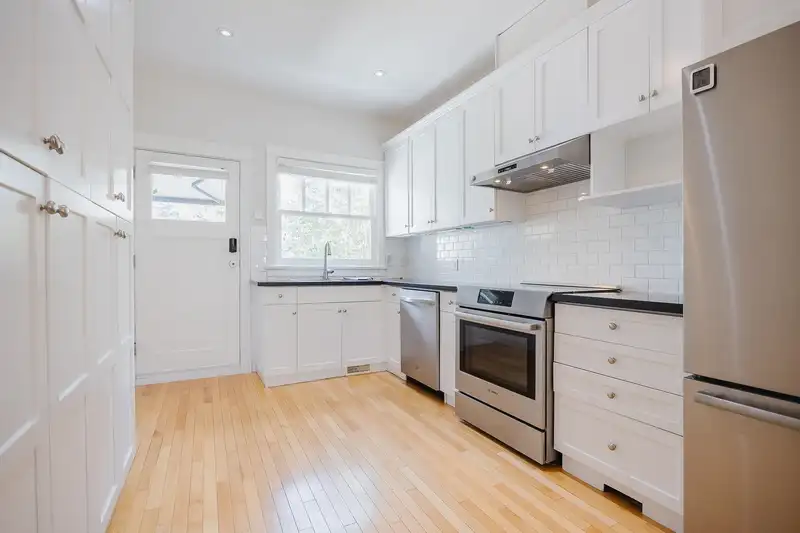 820 EDINBURGH STREET - photo 4 of 40