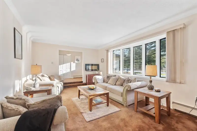 25215 124 AVENUE - photo 3 of 34