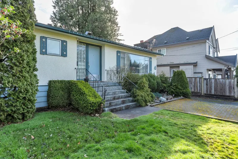 6024 128 STREET - photo 2 of 25