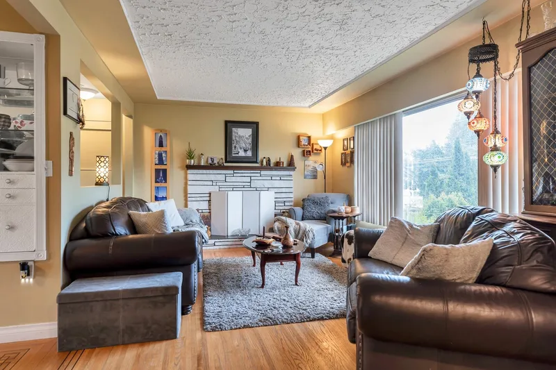 6024 128 STREET - photo 4 of 25