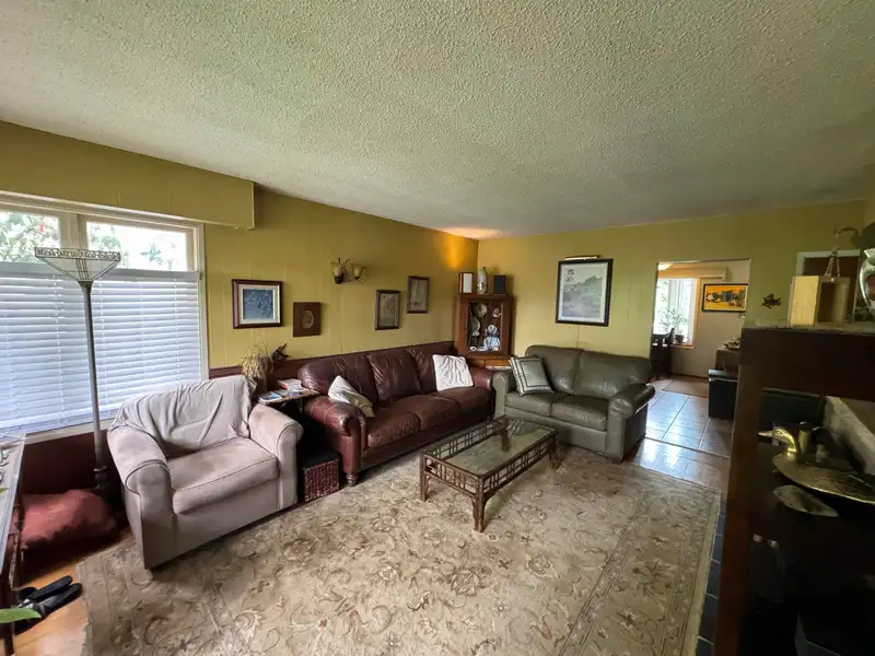 2872 E 25TH AVENUE - photo 2 of 13