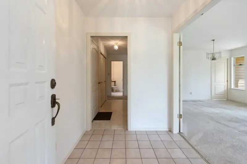 14077 17 AVENUE - photo 3 of 31