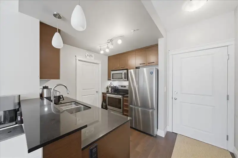 310 2343 ATKINS AVENUE - photo 4 of 29