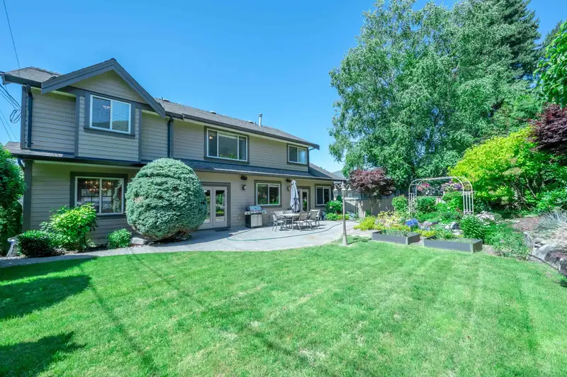 4388 HIGHLAND BOULEVARD - photo 3 of 39