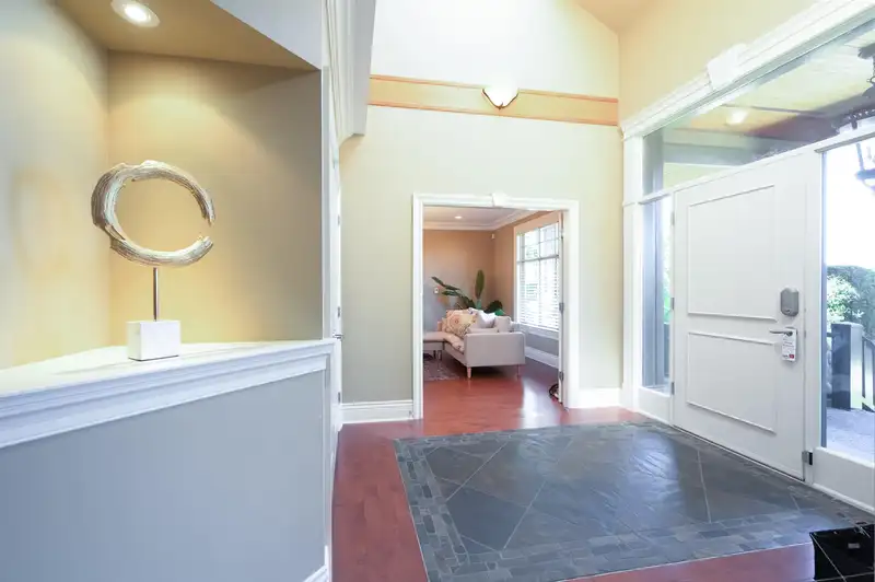 4388 HIGHLAND BOULEVARD - photo 4 of 39