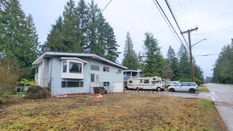 20567 42 AVENUE - photo 2 of 20