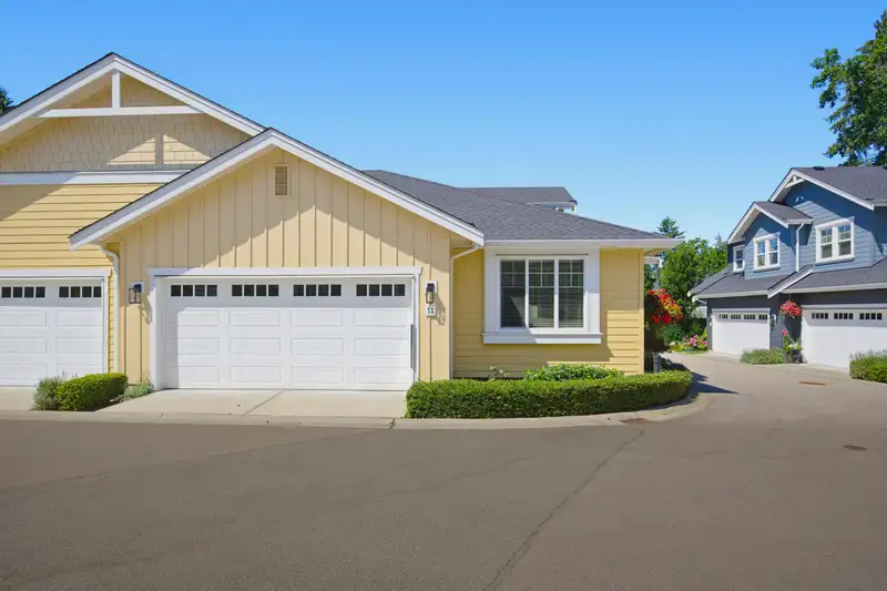 13 21858 47B AVENUE - photo 2 of 40