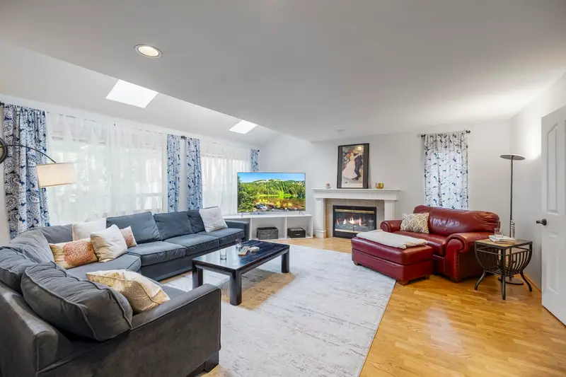 1167 SETTLERS COURT - photo 2 of 25