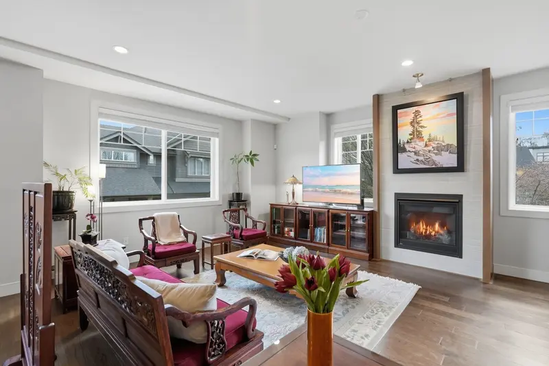 65 15988 32 AVENUE - photo 3 of 25