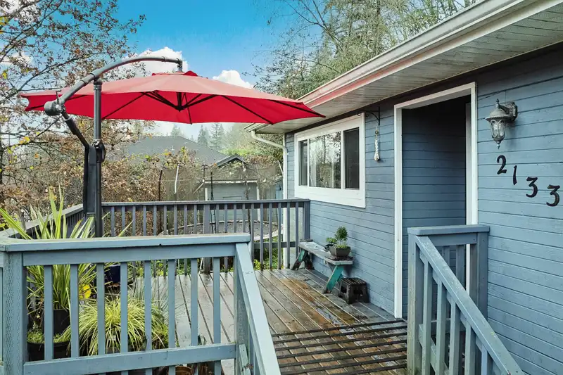 2133 HOPE STREET - photo 1 of 30