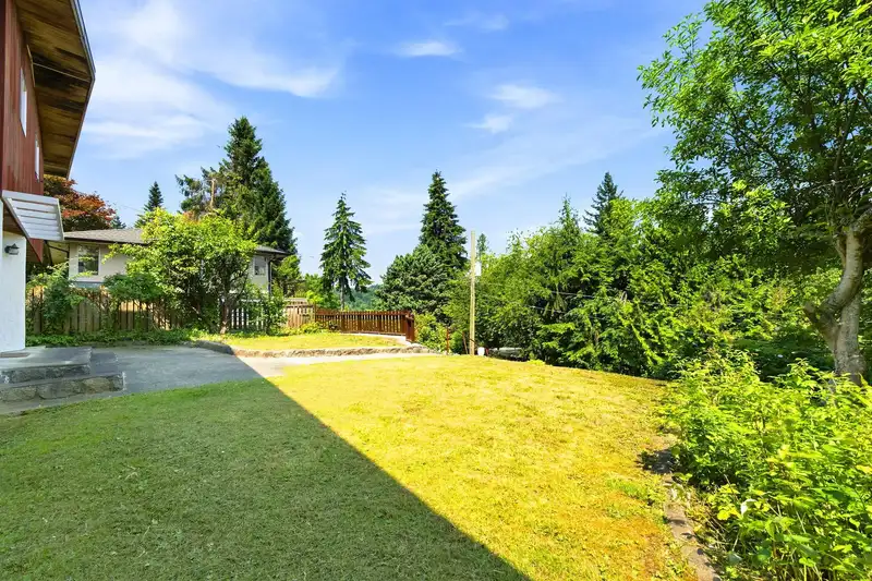 2337 ST GEORGE STREET - photo 4 of 31