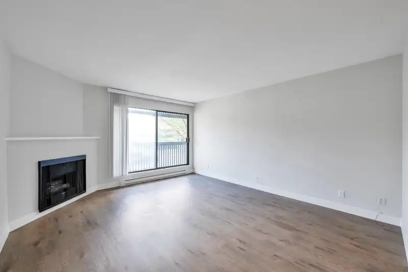 210 13501 96 AVENUE - photo 4 of 29