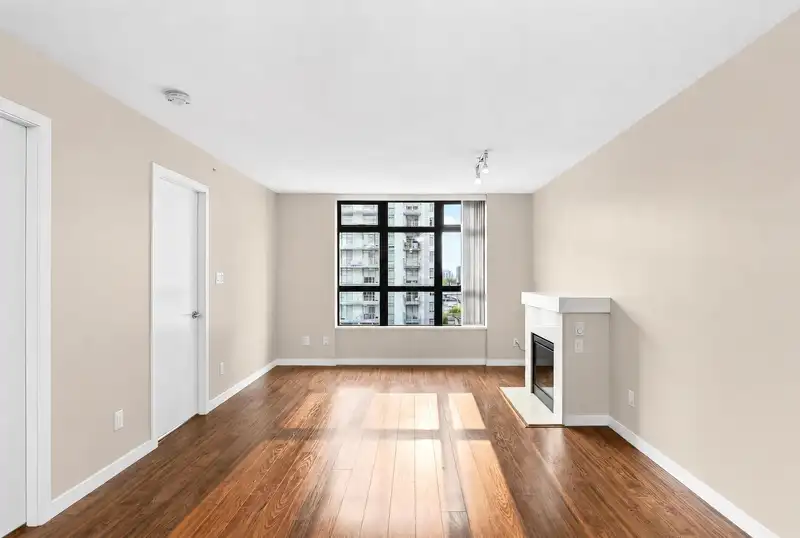 808 8120 LANSDOWNE ROAD - photo 3 of 25