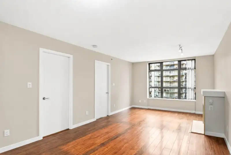 808 8120 LANSDOWNE ROAD - photo 4 of 25