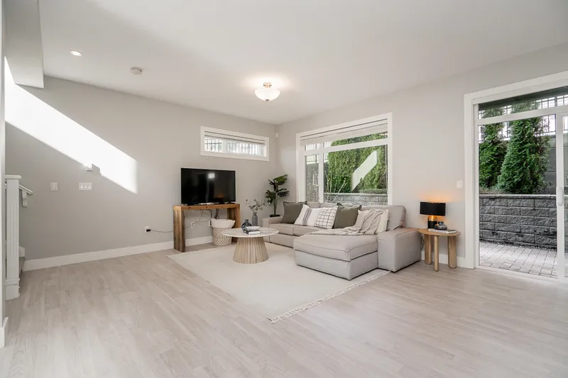 124 3525 CHANDLER STREET - photo 3 of 25