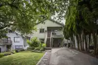 1976 WARWICK AVENUE - thumbnail 2