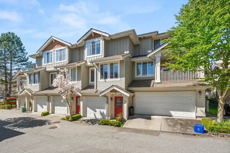 70 14877 58 AVENUE - photo 1 of 37