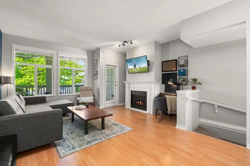 70 14877 58 AVENUE - photo 4 of 37