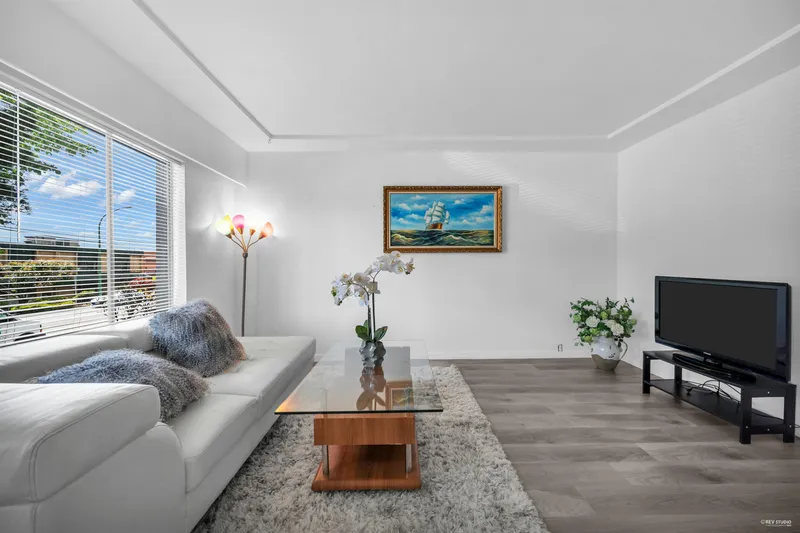 4021 GRAVELEY STREET - photo 2 of 17