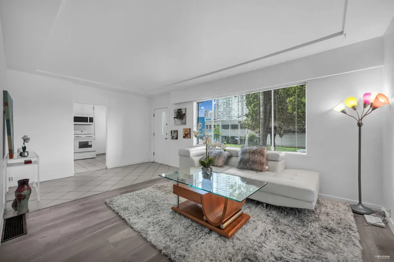 4021 GRAVELEY STREET - photo 4 of 17