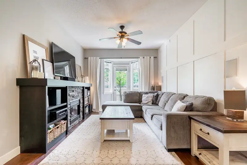 109 19551 66 AVENUE - photo 1 of 33