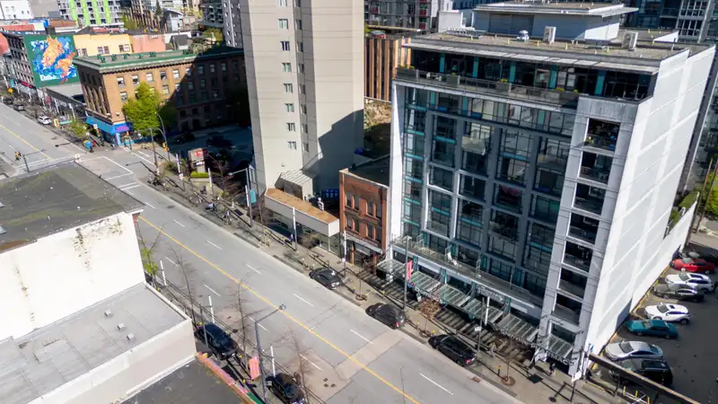 1130 GRANVILLE STREET - photo 3 of 15