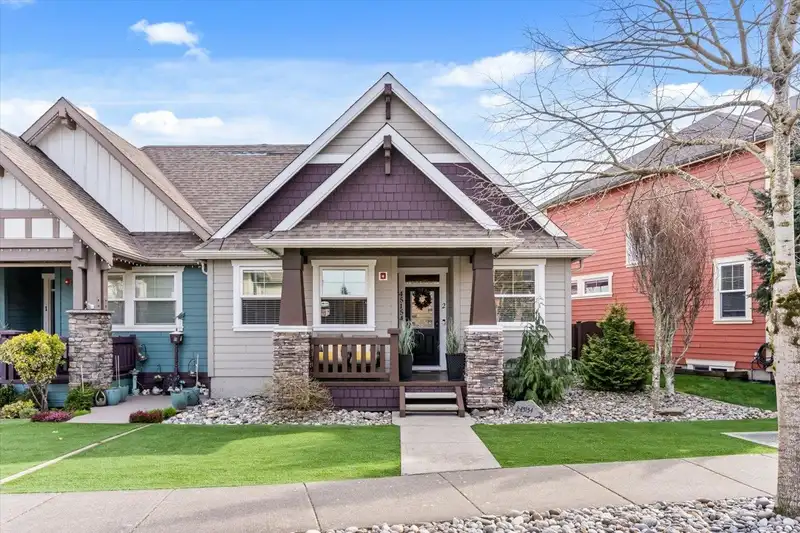 2 45154 NICOMEN CRESCENT - photo 1 of 36