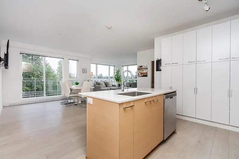 513 13963 105 BOULEVARD - photo 3 of 39