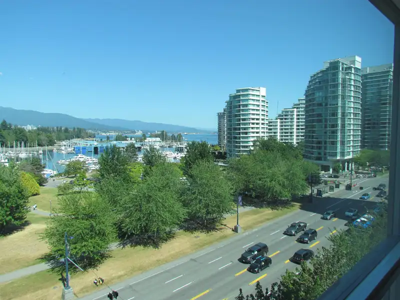 901 1889 ALBERNI STREET - photo 3 of 24