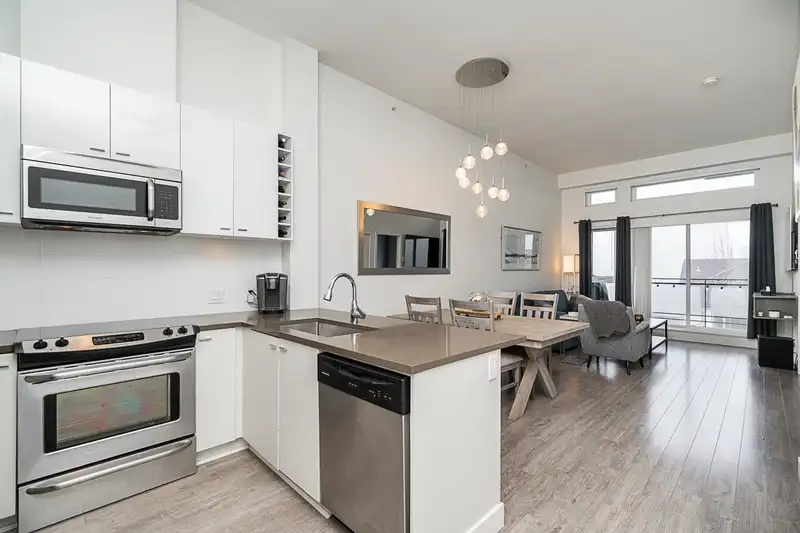 401 13931 FRASER HIGHWAY - photo 1 of 35