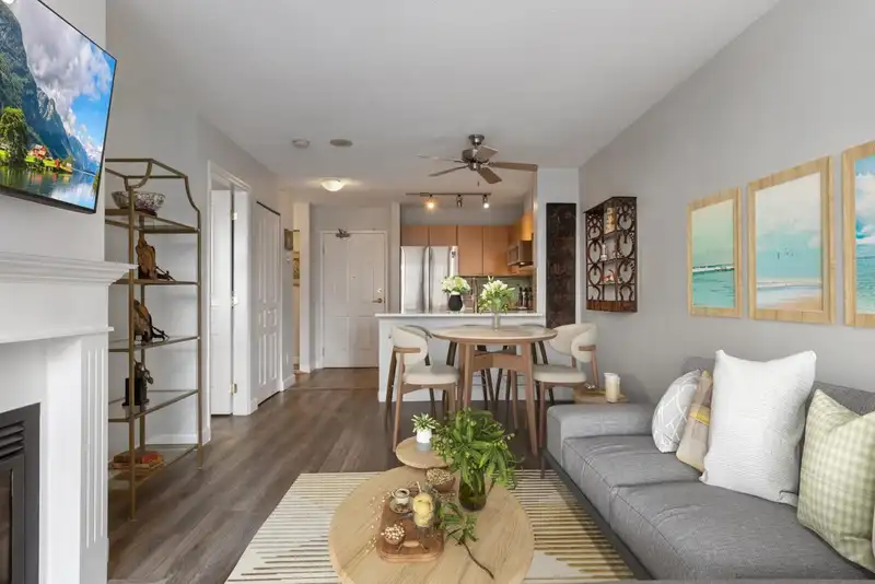 305 108 E 14TH STREET - photo 3 of 17