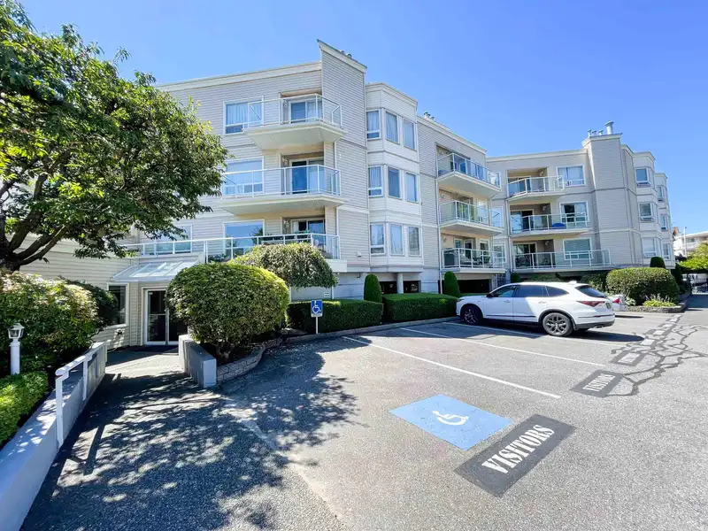 105 9295 122 STREET - photo 1 of 17