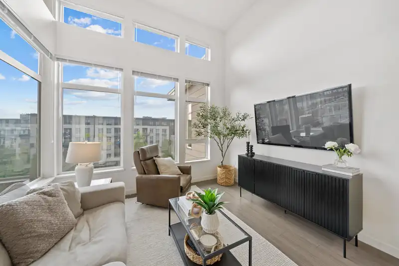 502 3263 PIERVIEW CRESCENT - photo 3 of 39