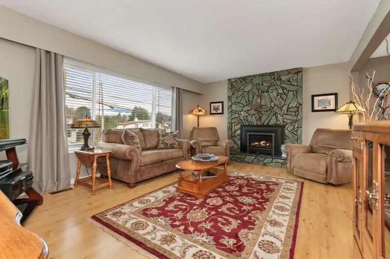 46052 HIGGINSON ROAD - photo 3 of 40