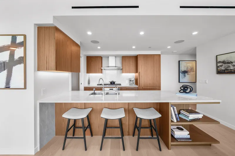 3405 1335 HOWE STREET - photo 2 of 25