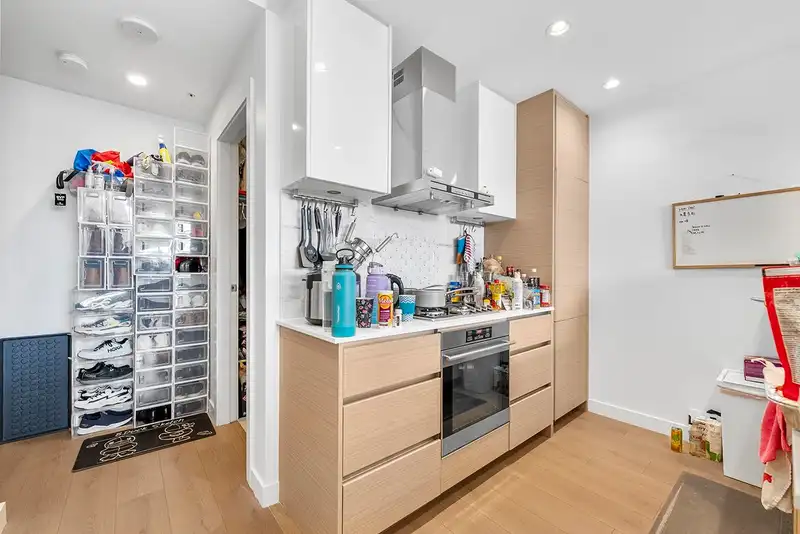 1001 4670 ASSEMBLY WAY - photo 3 of 33