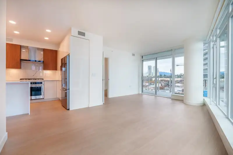 204 7683 PARK CRESCENT - photo 4 of 25