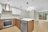 416 7131 STRIDE AVENUE - thumbnail 1