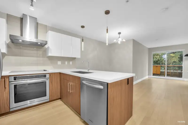 416 7131 STRIDE AVENUE - photo 1 of 40