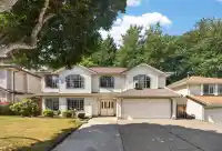 13757 63B AVENUE - thumbnail 2