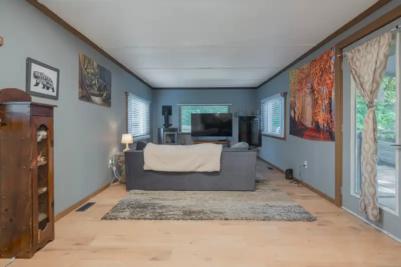 39 3942 COLUMBIA VALLEY ROAD - photo 3 of 36