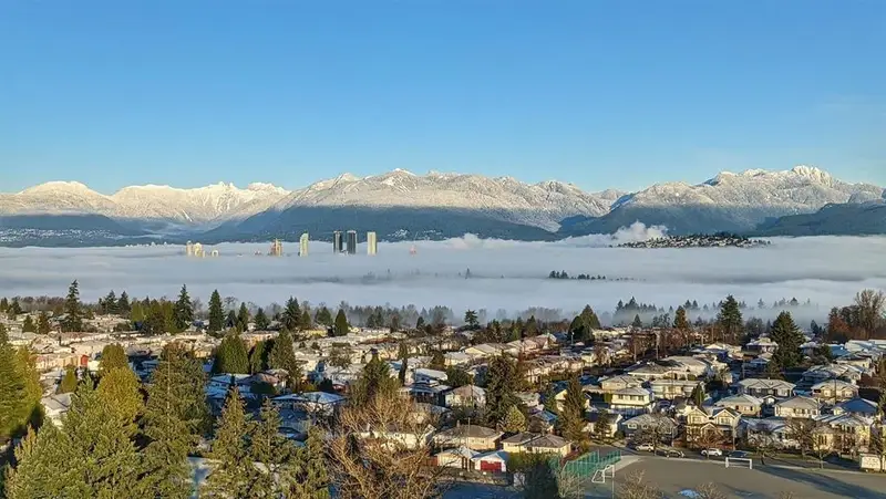 2101 6659 SOUTHOAKS CRESCENT - photo 3 of 14