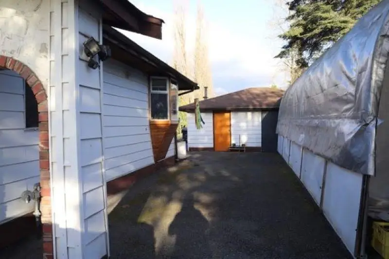 4520 THOMPSON ROAD - photo 2 of 6