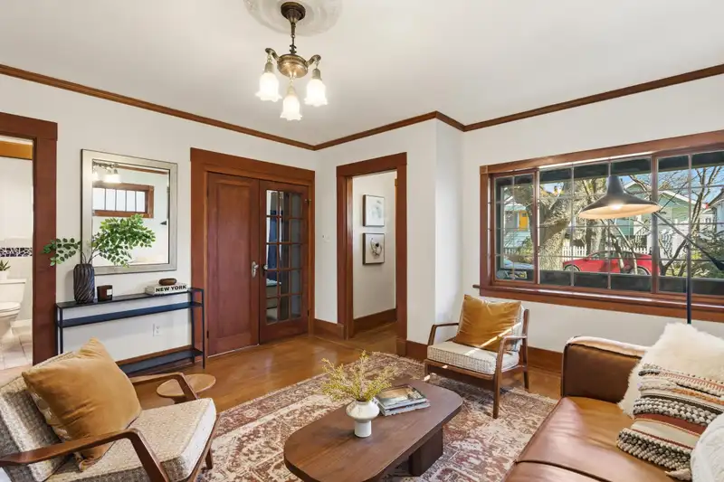 2282 E 7TH AVENUE - photo 4 of 30